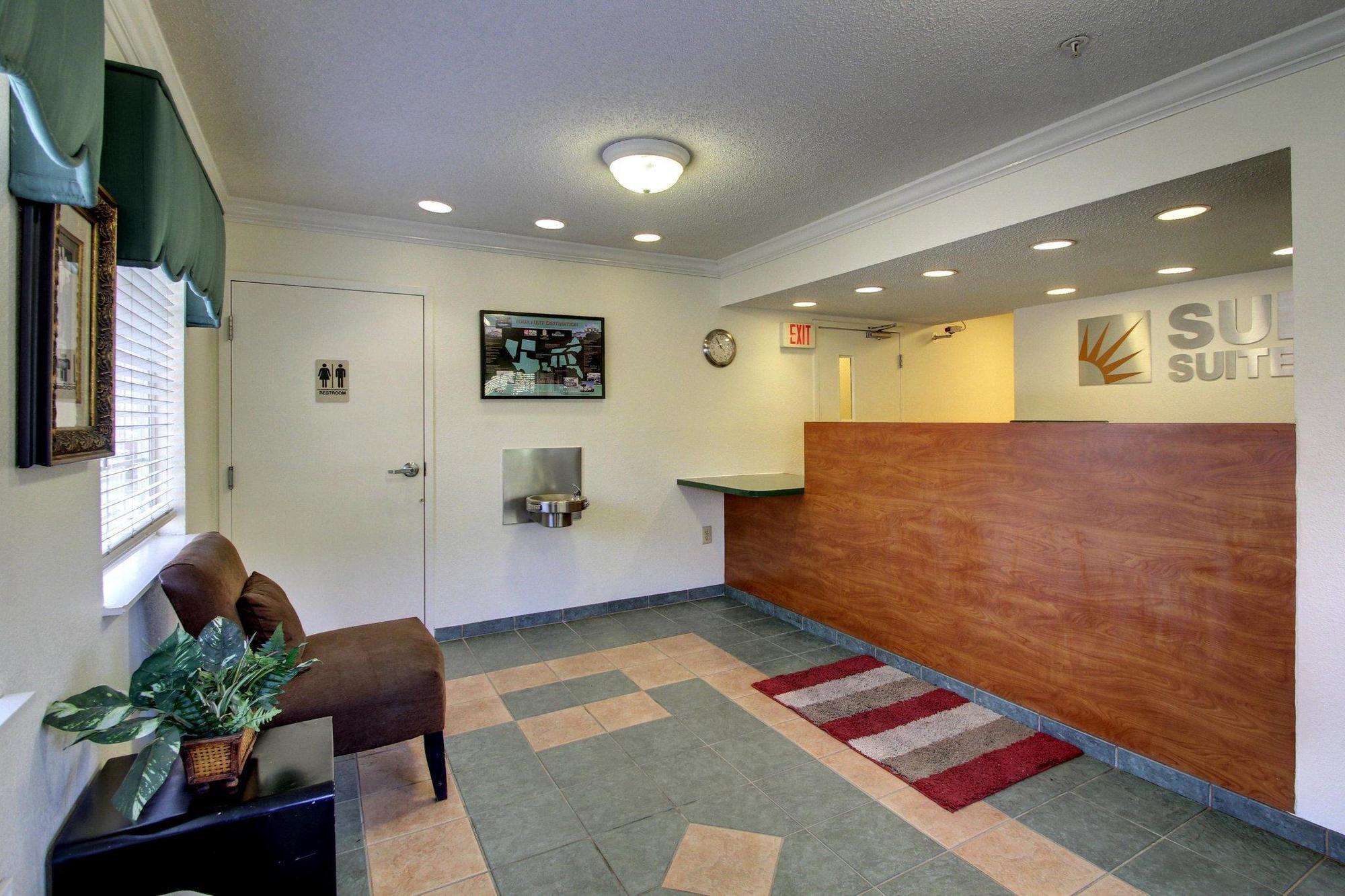 Intown Suites Extended Stay Birmingham Al - Lakeshore Parkway ภายนอก รูปภาพ
